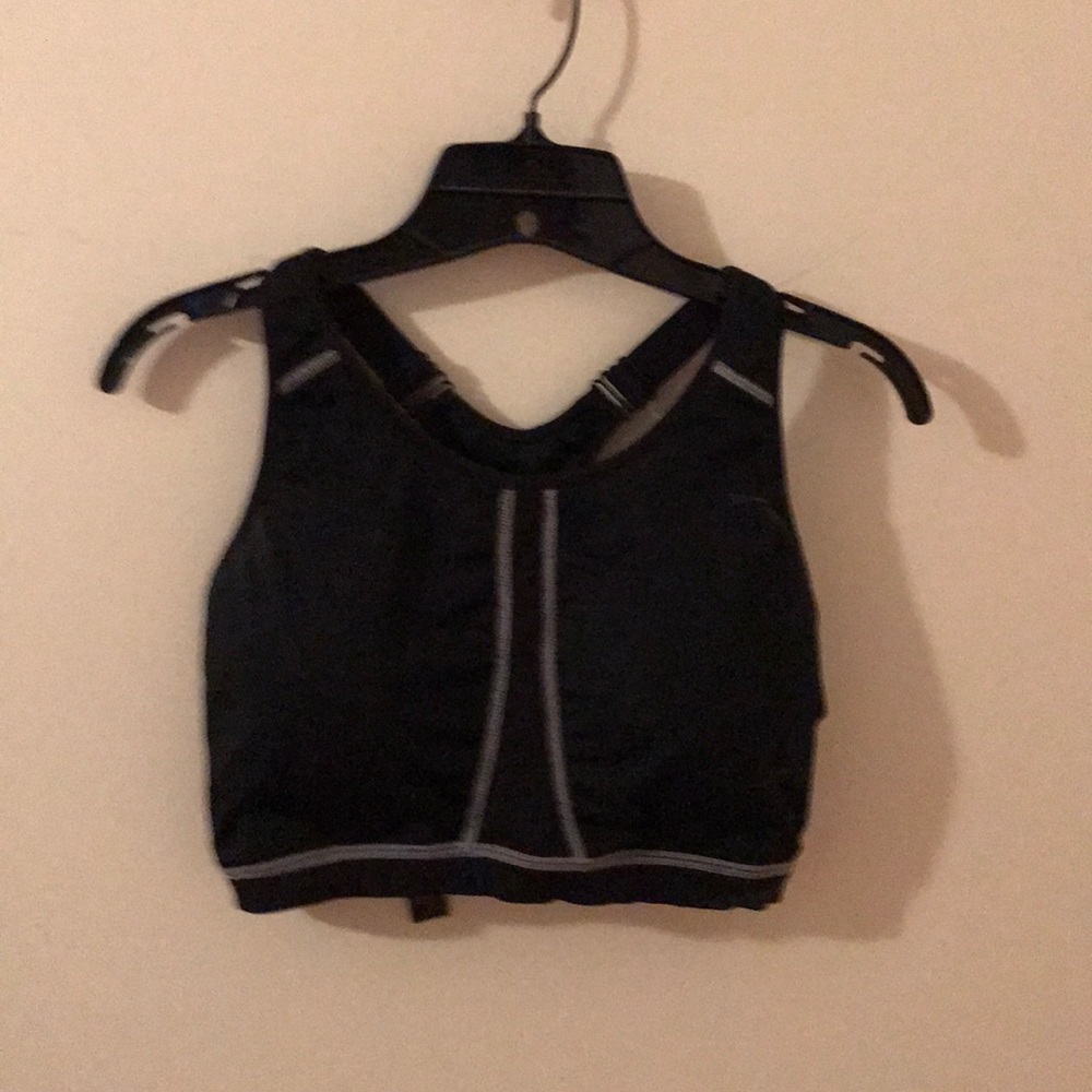 LaIsla running bra